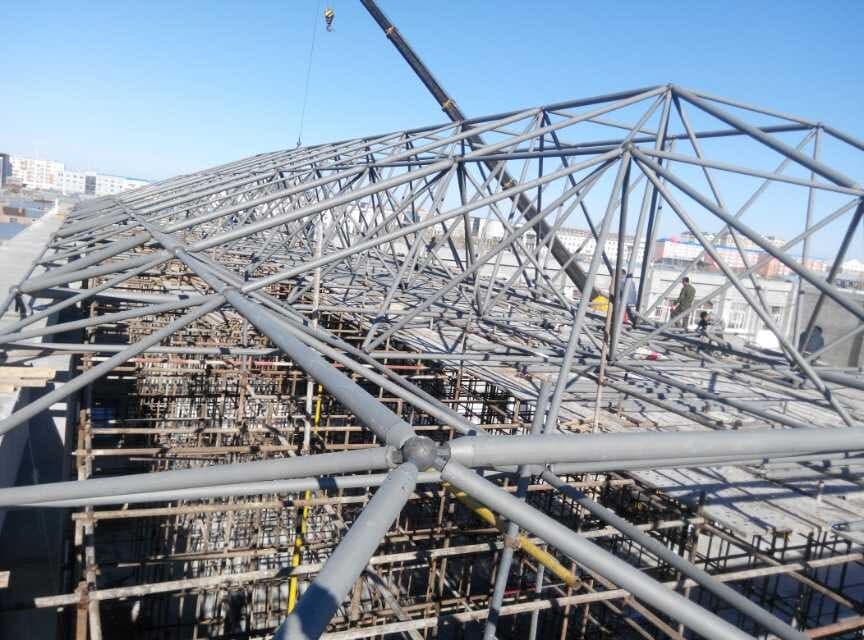 辽阳商贸城屋顶网架工程